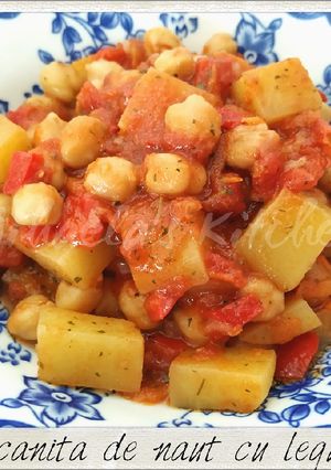 O poză a rețetei Tocăniță de năut cu legume.