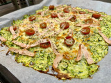 Pizza 🍕 de calabacín 🥒 con pollo 🍗y queso 🧀
