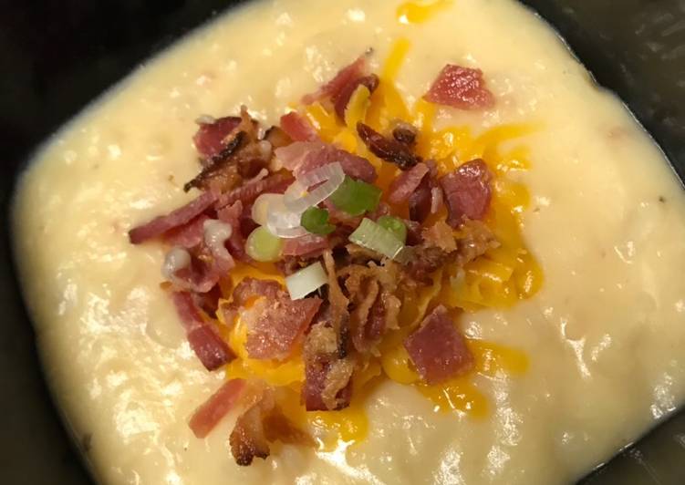 Monday Fresh Amazing Slow-Cooker Loaded Potato Soup