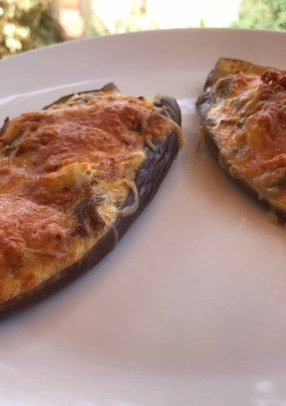 Una foto de Berenjenas rellenas de restos de cocido