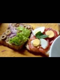 Una foto de Sándwich de atún