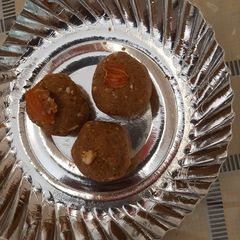 A picture of Winter special Nutritious ladoo with methi.