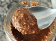 Una foto de crema de avellanas
