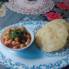 A picture of Chole Bhature.
