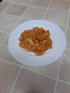 Una foto de Repollo con garbanzos fácil y rápido