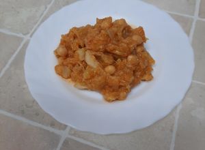 Foto principal de Repollo con garbanzos fácil y rápido