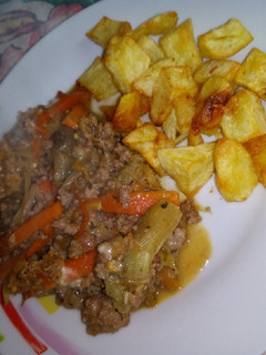 Una foto de Wok de verduras y carne