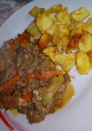 Una foto de Wok de verduras y carne