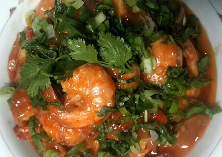 Bagaimana Membuat Udang Goreng Saus Padang Anti Gagal