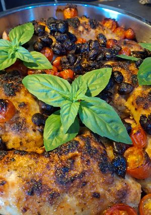 A picture of Mediterranean Chicken.