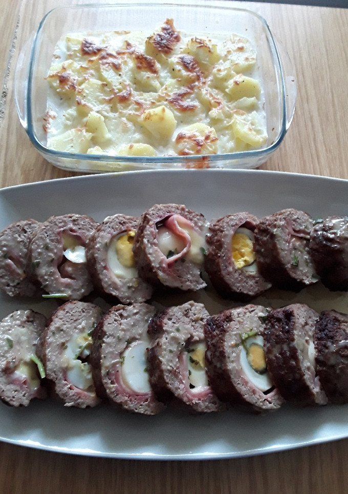 Una foto de Rollo de carne picada con patatas gratinadas (thermomix)