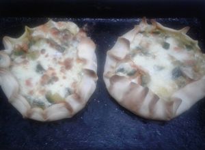 Una foto de "Canastitas de zapallitos con tapas de tarta"