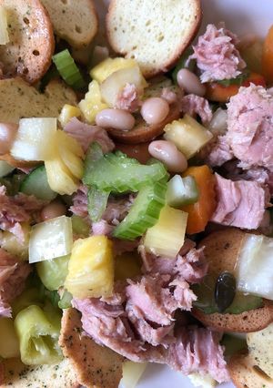 A picture of 3P (Pineapple, Paprika, Peach) Salad.