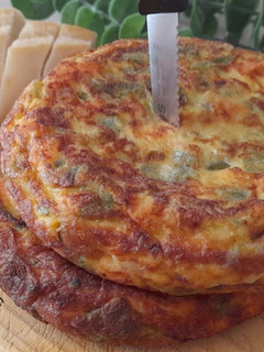Una foto de Tortilla de judías verdes y salmón