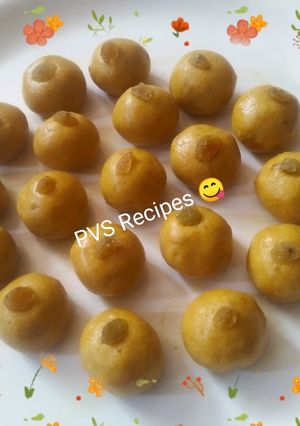 मिनी बेसन लाडू (mini besan laddoo recipe in marathi) रेसिपी चे मुख्य फोटो 