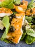 Gegrillter Halloumi mit Limetten-Kapern-Vinaigrette