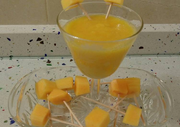 Sorbete de frutas con pinchitos de caqui