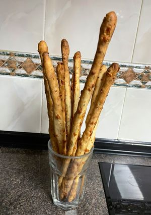 Una foto de Grisines de queso