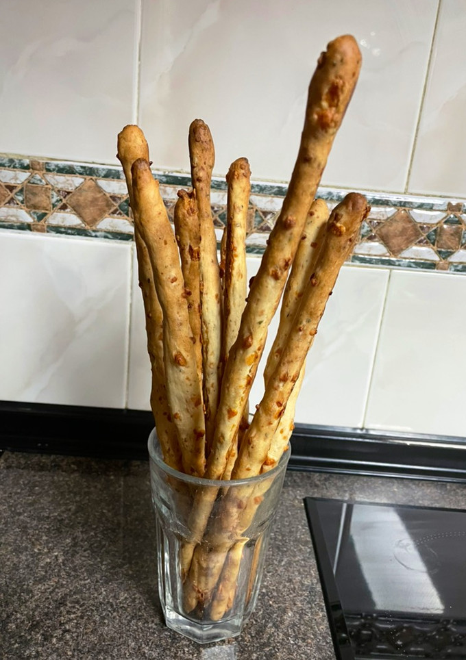 Una foto de Grisines de queso