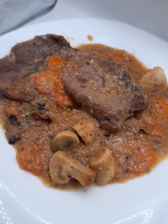 Una foto de Fricandó de ternera con champiñones