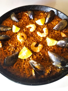 Una foto de Paella mixta a mi manera