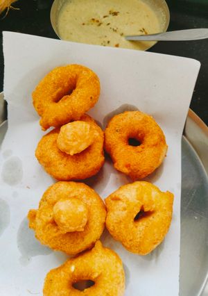 वड़ा (vada recipe in Hindi) रेसिपी मुख्य फोटो