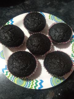चॉकलेट कप केक्स (chocolate cupcakes recipe in Hindi) रेसिपी मुख्य फोटो