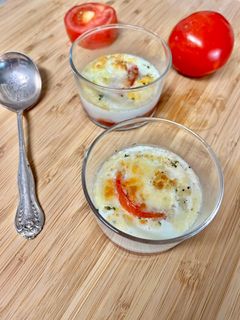 Une photo de Œuf cocotte à la tomate à l’air fryer