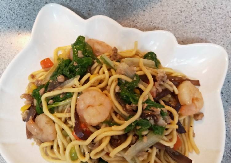 蝦仁炒麵