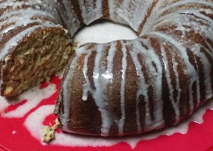 Banana Bundt Cake with Cinnamon Cream Cheese Glaze