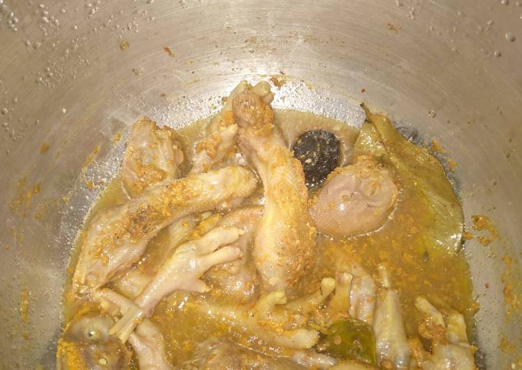 Cara Mudah Menyiapkan Resep presto ceker dan kepala ayam masak pedas, Enak Banget