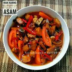 Iwak karing telang masak asam / ikan asin tenggiri masak asam রেসিপির প্রধান ছবি