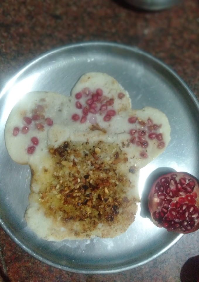 ஃப்ரூட்ஸ் அண்ட் கோக்கனட் நட்ஸ் ஸ்வீட் ஊத்தப்பம் செய்முறை முக்கிய புகைப்படம்