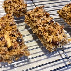 Apple Oat & Date Slices A picture of Apple Oat & Date Slices.