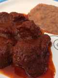Chambarete en adobo en olla de presión