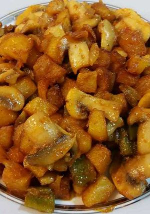 عکسی از دستور خوراک قارچ و سیب زمینی لذیذ