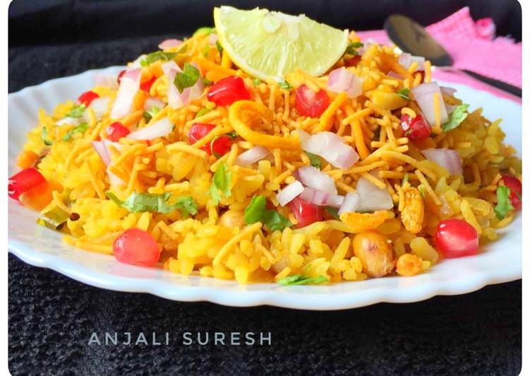 Simple Way to Make Quick Indori style Poha !!