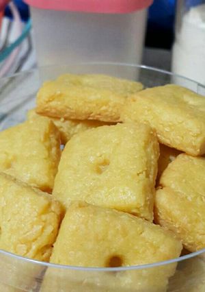 Foto resep Eggless Cheese Cubes