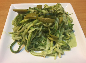 Una foto de *Fideos de zapallos italianos al pesto albahaca | Método Grez*