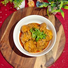 A picture of Kashmiri dum aloo.