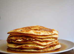 A picture of American style pancakes.