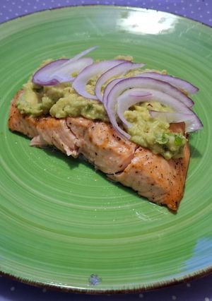 Una foto de Salmón con "Guacamole" en Freidora de Aire