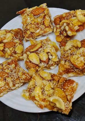 A picture of Dry Fruit Chikki.