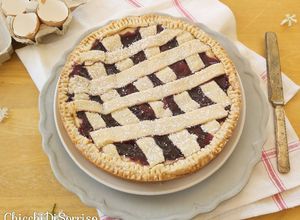 Foto di Crostata di ricotta e marmellata di ciliegie