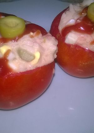 Una foto de Tomates rellenos -vegetarianos