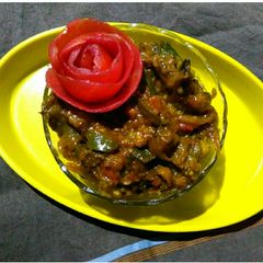A picture of Aalu begun ki sabzi.