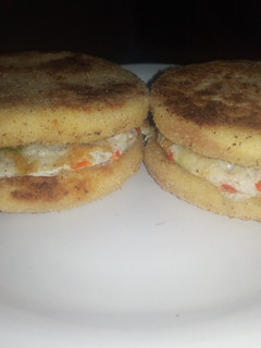 A picture of Bread & egg patties.