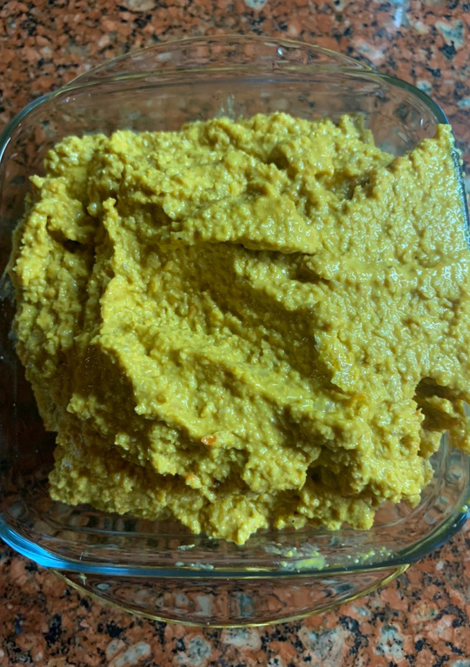 Una foto de SALSA de NUECES, MORRON y CASTAÑAS DE CAJU