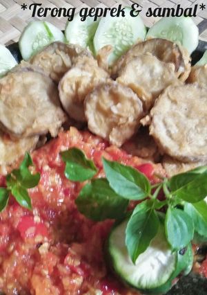 Foto resep *Terong Geprek & sambal*