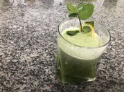 Una foto de jugo de nopales